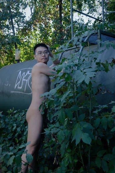 Naked Outdoor shoot in Nymphenburg 2