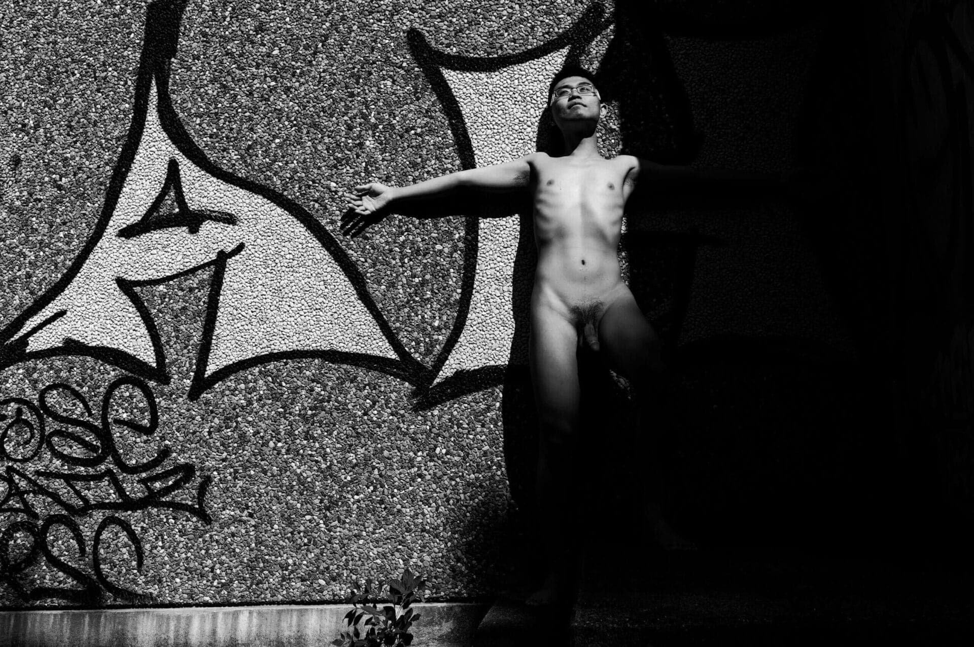 Naked Outdoor shoot in Nymphenburg 6